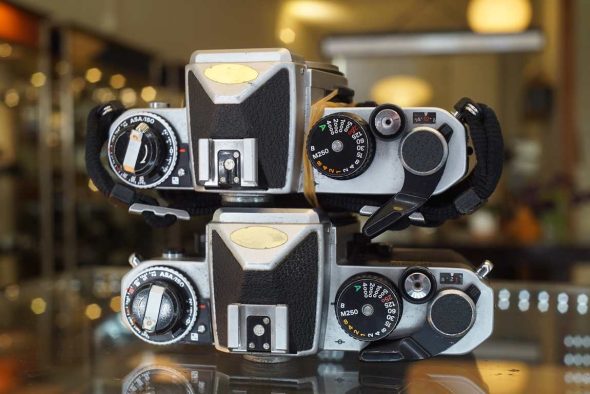 2x Nikon FE2 body chrome, deffective, for parts/repair