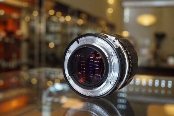Nikon Nikkor-P f=105mm 1:2.5 non-AI lens
