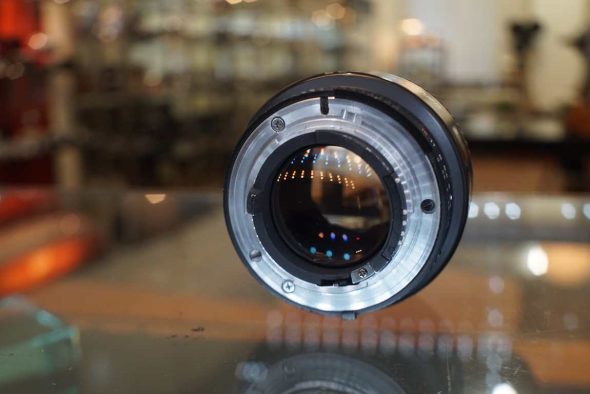 Nikon AF Nikkor 85mm F/1.8D lens