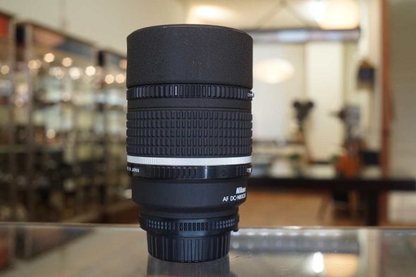 Nikon AF DC-Nikkor 135mm F/2D defocus control lens