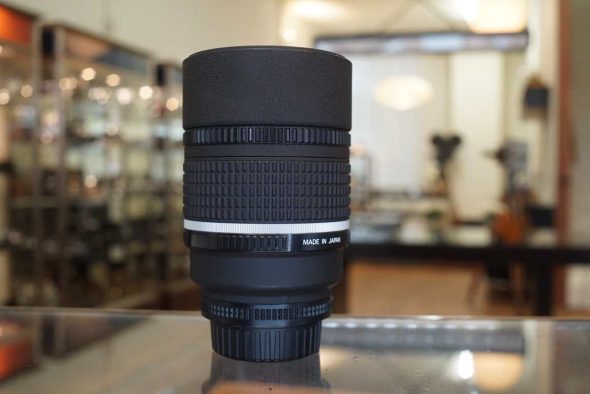 Nikon AF DC-Nikkor 135mm F/2D defocus control lens