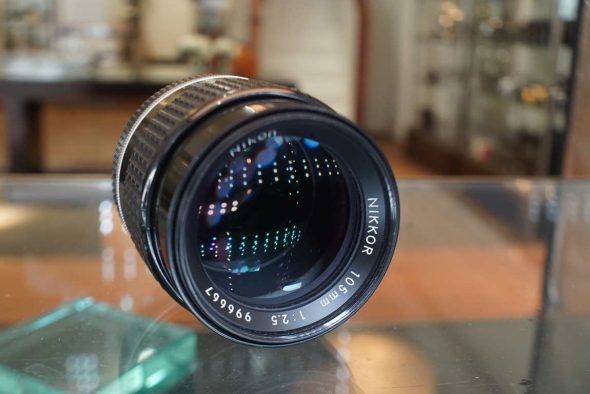 Nikon Nikkor 105mm F/2.5 AI-S, boxed