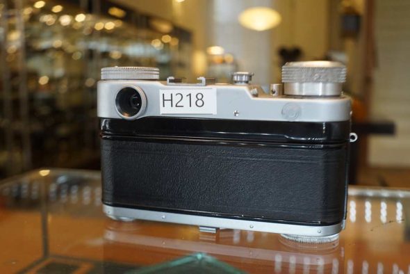 USSR made Leningrad rangefinder camera with Jupiter-8 50mm F/2 lens, for decoration/collectors
