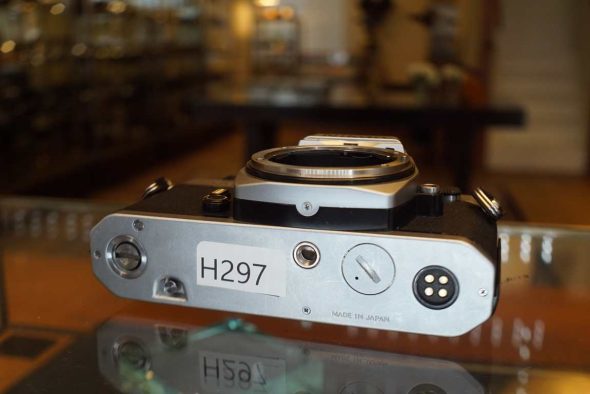 Nikon FE-2 Body Silver OUTLET for parts