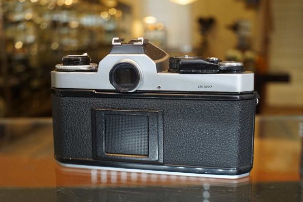 Nikon FE2 chrome + E Series 50mm F/1.8