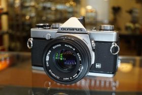 Olympus OM1 kit w/ Zuiko 50mm f/1.8 MIJ