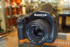 Mamiya 645AF + AF Sekor 80mm F/2.8 lens kit