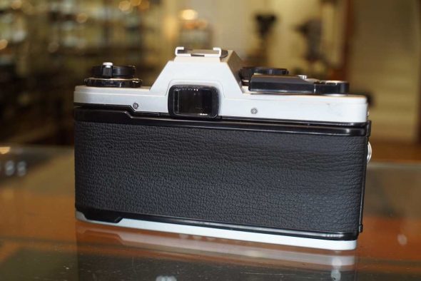 Olympus OM10 + 35mm f/2.8 kit
