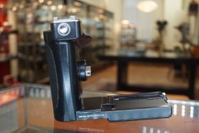 Bronica ETR right hand rapid winding grip