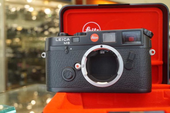 Leica M6 body black, cased