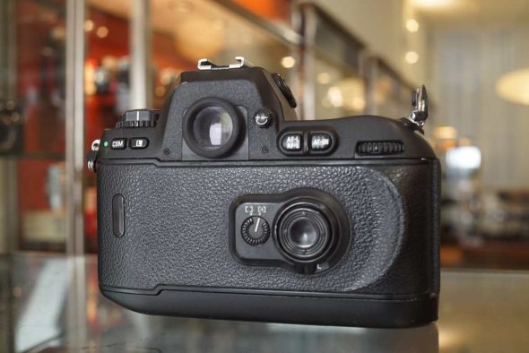 Nikon F100 SLR + AF-S 50mm F/1.8G