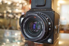 Hasselblad 500C/M kit + 80mm F/2.8 Planar T* lens + A12 back