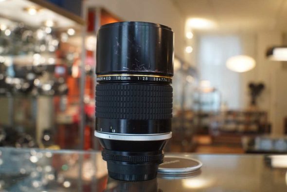 Nikon ED Nikkor 180mm F/2.8 AI-S lens