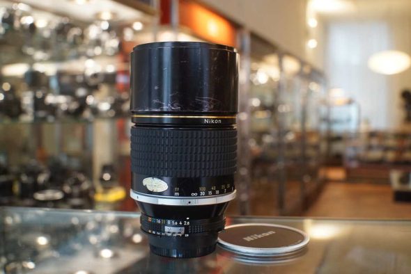 Nikon ED Nikkor 180mm F/2.8 AI-S lens