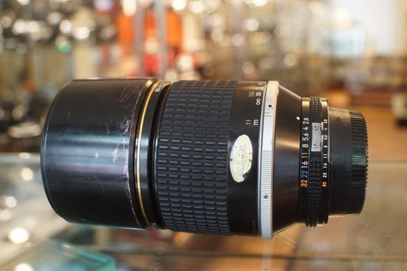 Nikon ED Nikkor 180mm F/2.8 AI-S lens