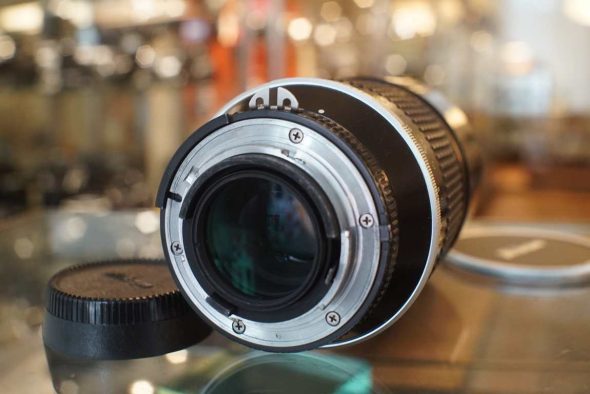 Nikon ED Nikkor 180mm F/2.8 AI-S lens