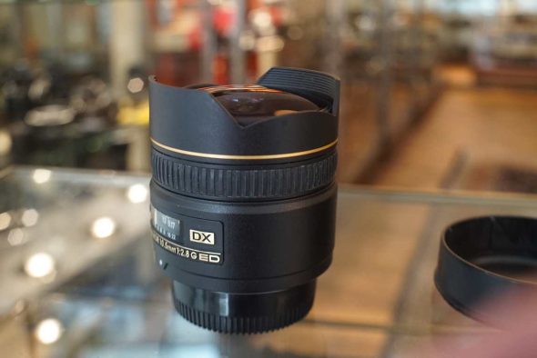 Nikon AF Fisheye-Nikkor 10.5mm F/2.8 G ED DX lens