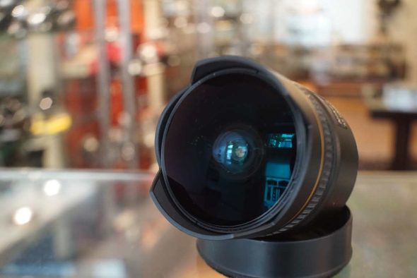 Nikon AF Fisheye-Nikkor 10.5mm F/2.8 G ED DX lens