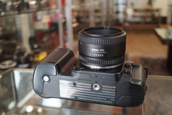 Nikon F-801S + AF Nikkor 50mm f/1.8 D