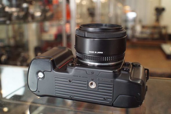 Nikon F-801 + AF Nikkor 50mm f/1.8