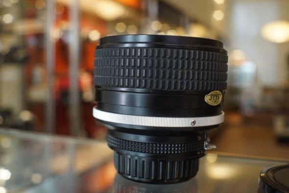 Nikon Nikkor 85mm F/1.4 AI-s lens