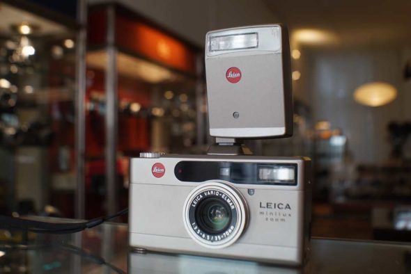Leica Minilux Zoom + flash CF