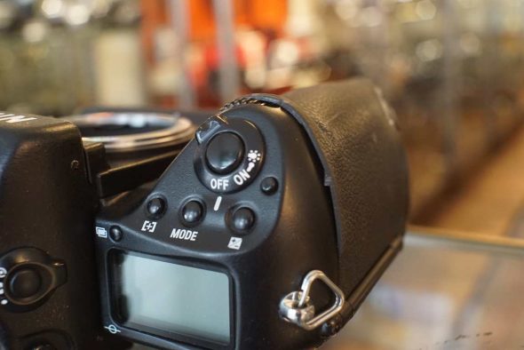 Nikon F5 Professional 35mm SLR