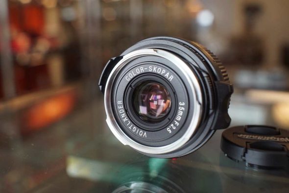 Voigtlander Color-Skopar 35mm F/2.5 pancake lens for leica M