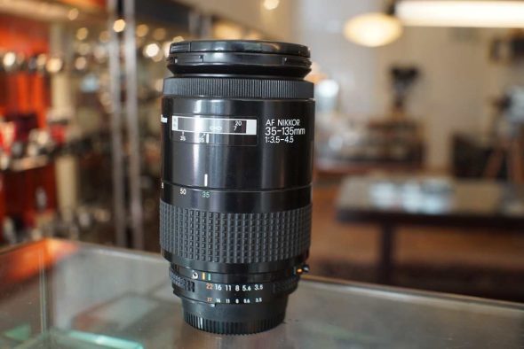 Nikon AF Zoom-Nikkor 35-135mm F/3.5-4.5, boxed