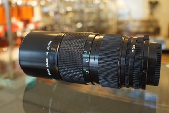 Canon FD 80-200mm f/4 newFD zoom lens