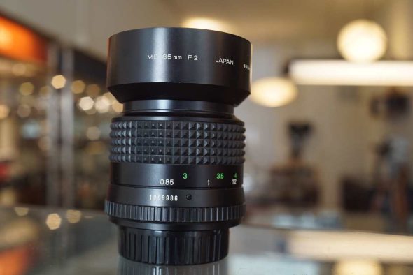 Minolta MD Rokkor 85mm f/2 + Hood