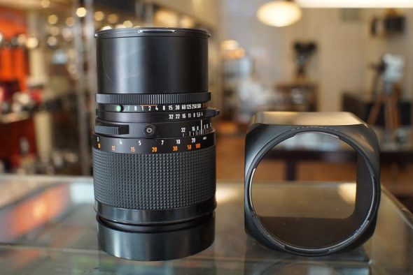 Carl Zeiss Sonnar T* 180mm F/4 CF for Hasselblad + B60 lenshood