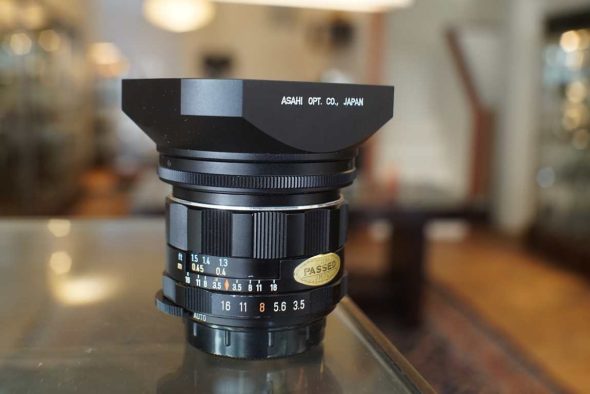 Pentax Super-Multi-Coated Takumar 28mm F/3.5 M42 lens + lenshood