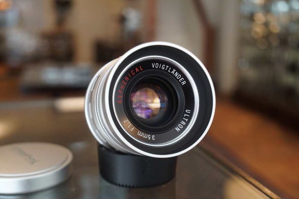 Voigtlander Ultron 35mm f/1.7 Aspherical Leica screw mount silver