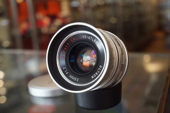 Voigtlander Ultron 35mm f/1.7 Aspherical Leica screw mount silver