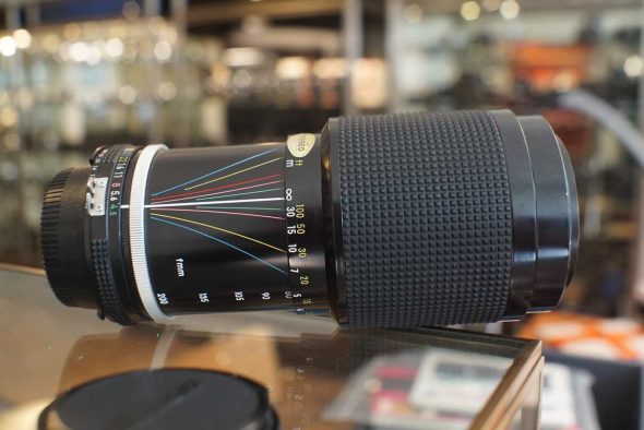Nikon Zoom-Nikkor 80-200mm F/4.5 AI, boxed
