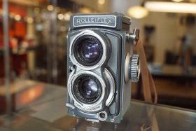 Rolleiflex ”Baby Rollei” 4×4 TLR in grey with custom case and box
