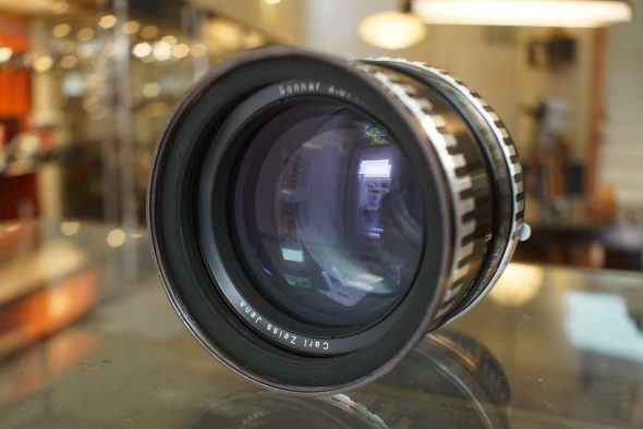 Carl Zeiss Sonnar 180mm F/2.8 lens with M42 mount