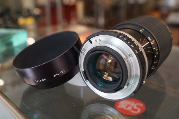 Nikon Zoom-Nikkor 75-150mm F/3.5 E-series lens + HN-21 lenshood