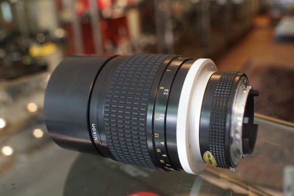 Nikon Nikkor 180mm F/2.8 AI lens
