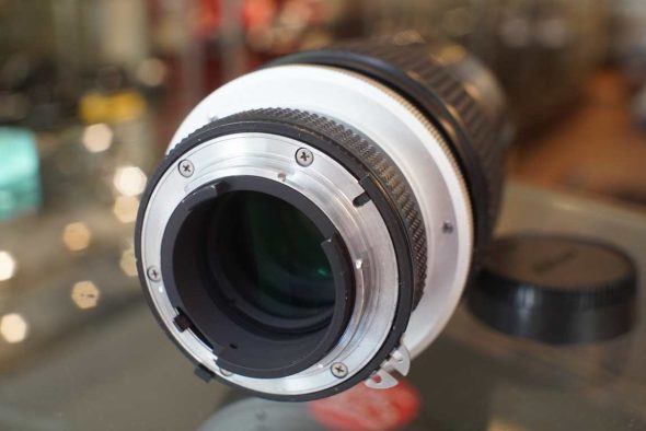 Nikon Nikkor 180mm F/2.8 AI lens