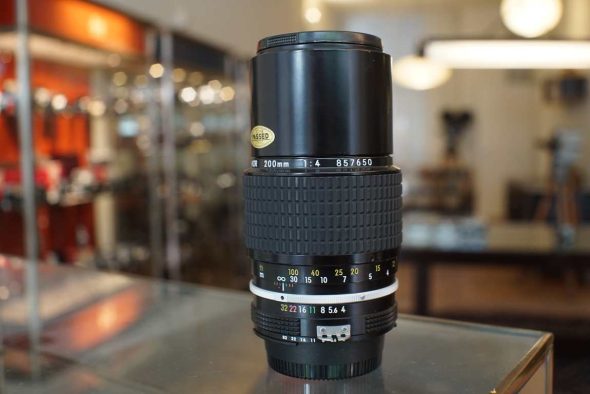 Nikon Nikkor 200mm f/4 AI lens
