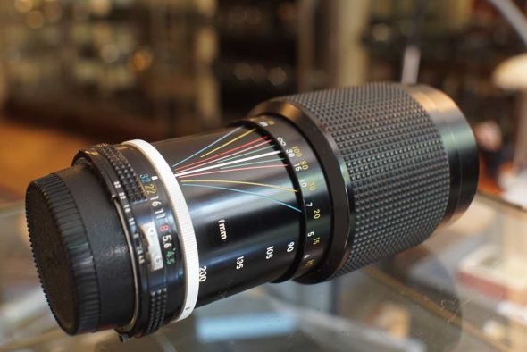 Nikon Zoom-Nikkor 80-200mm f/4.5 AI