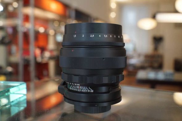 KMZ Helios-40-2 85mm F/1.5 swirly bokeh lens M42 mount