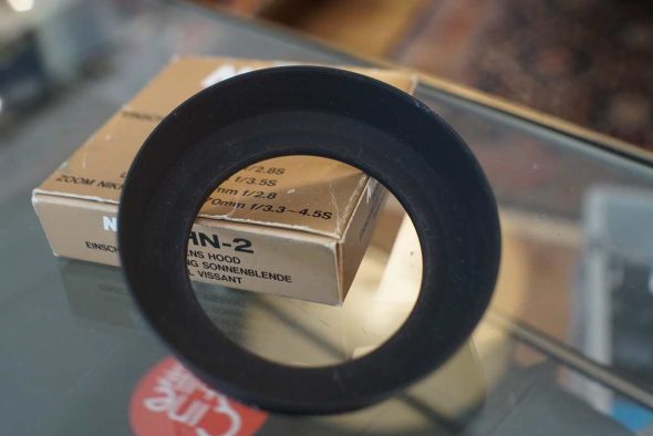 Nikon HN-2 screw in lenshood 52mm, for 28mm and 35-70mm, boxed