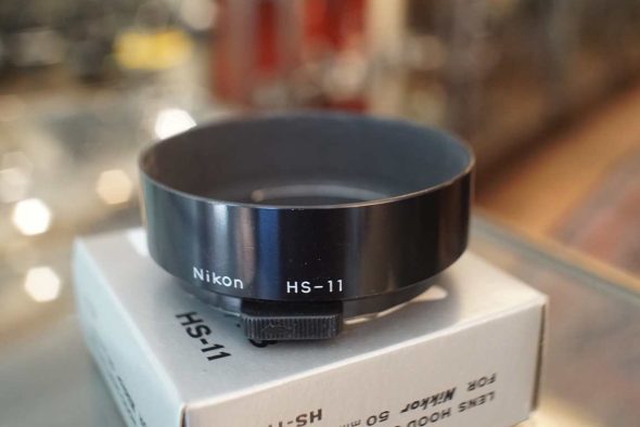 Nikon HS-11 clip on lenshood 50mm F/1.8 lens, boxed