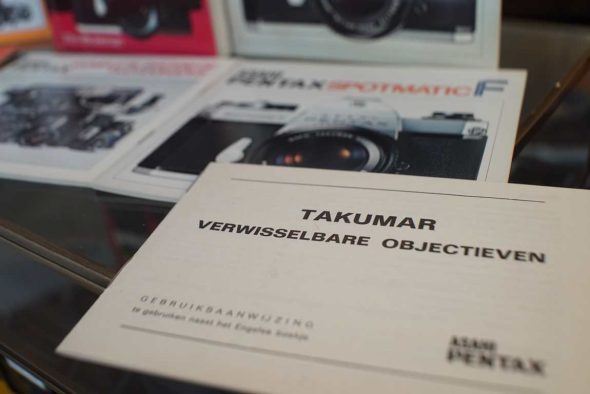 Lot of Pentax book, spotmatic manuals, lens manuals, English and Dutch