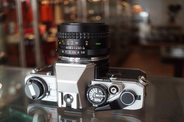 Olympus OM10 + Makinon 28mm f/2.8 lens kit