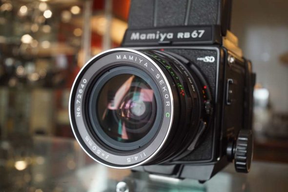 Mamiya RB67 Pro SD kit + Sekor C 90mm F/3.8 and 120 back