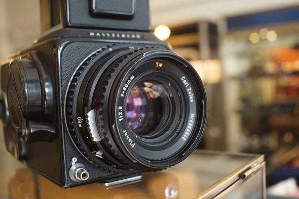 Hasselblad 500C/M black + 80mm F/2.8 C lens